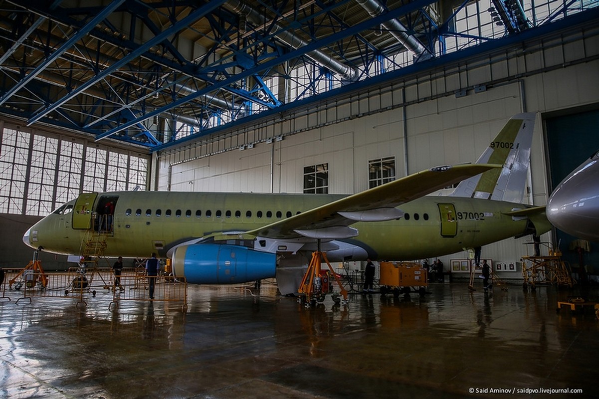 Dot nhap lo san xuat may Sukhoi Superjet o Nga-Hinh-2